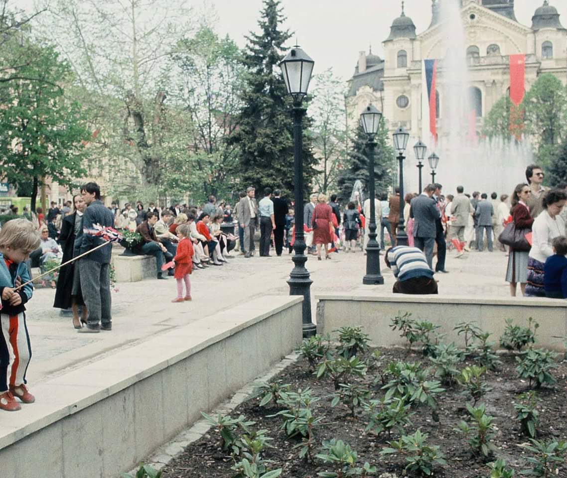 Fontána pred Divadlom   Hlavná